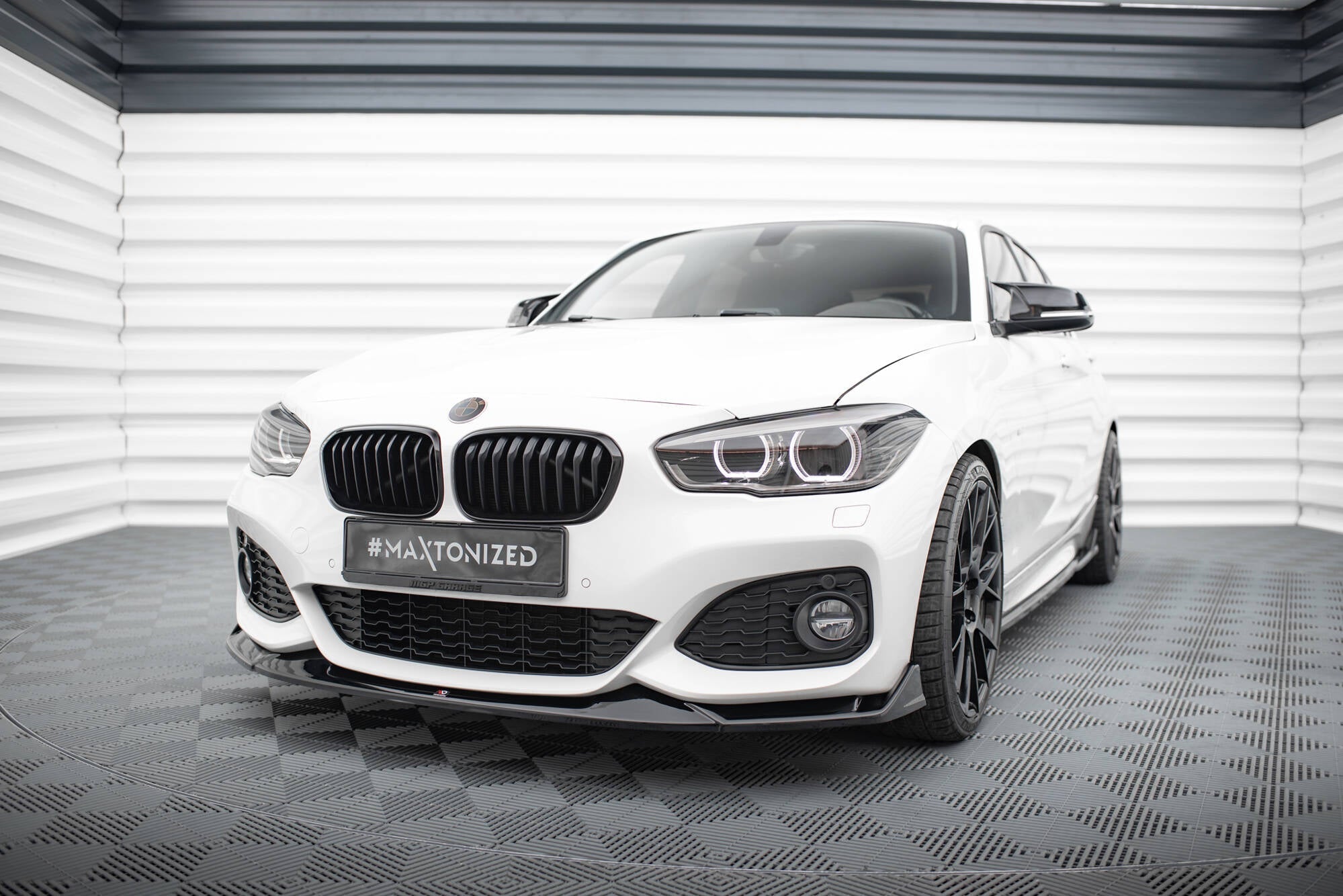 Maxton Design BMW 1 M-Pack / M140i F20 Front Splitter V4 (Facelift)