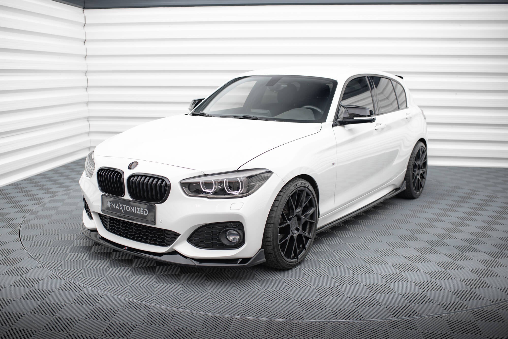 Maxton Design BMW 1 M-Pack / M140i F20 Front Splitter V4 (Facelift)