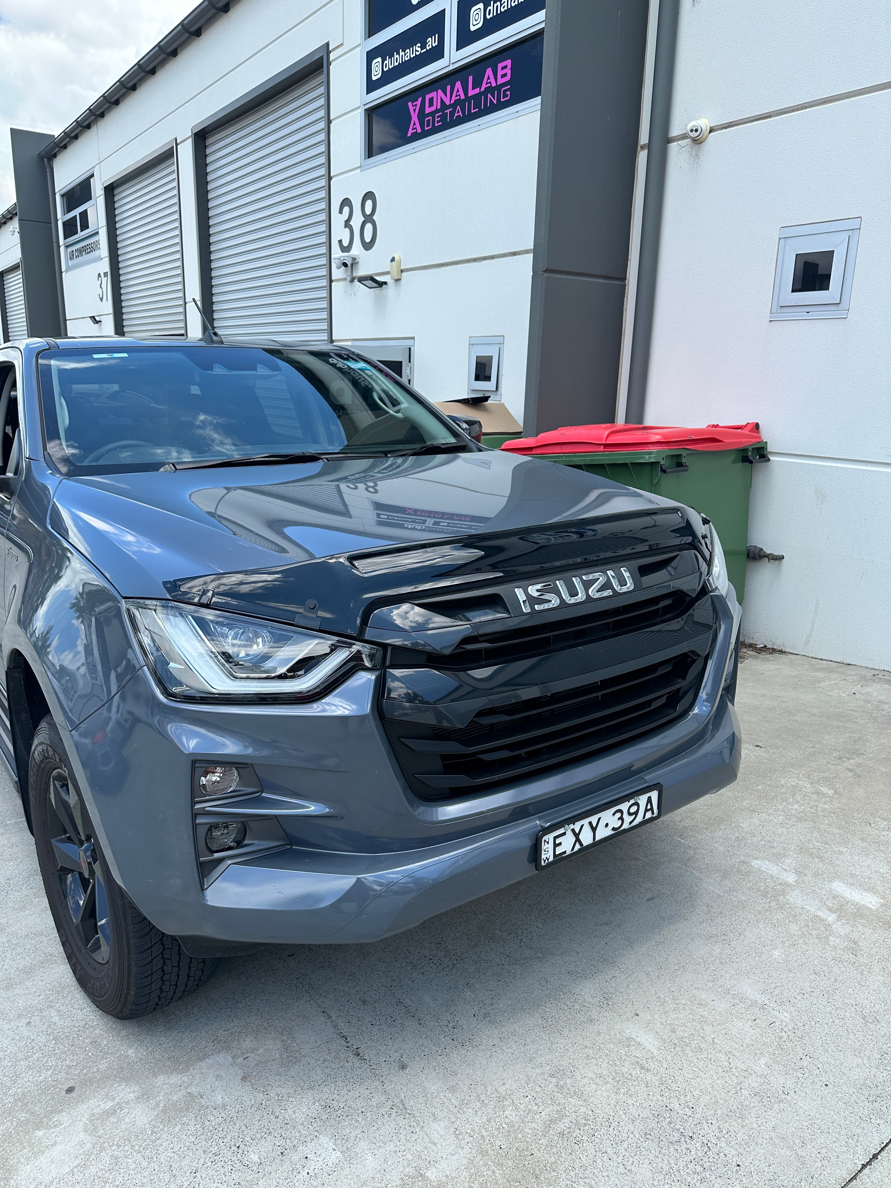 BONNET SHIELD / BONNET PROTECTOR FOR ISUZU D-MAX 2020+