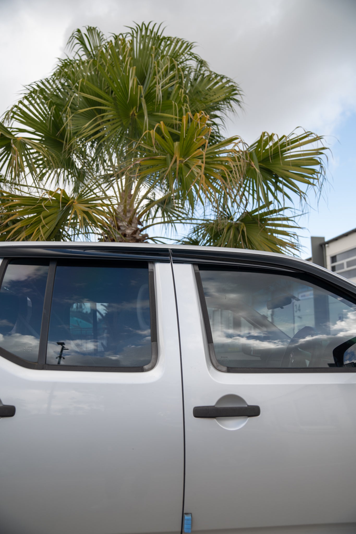 Weather Shield / Window Visor for NISSAN NAVARA D40/FRONTIER 2004+ (Mugen Style)