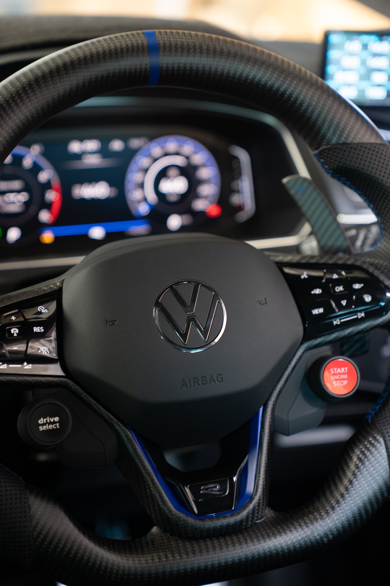 VW 2020+ Golf / Tiguan / T-Roc / Touareg Carbon Steering Wheel