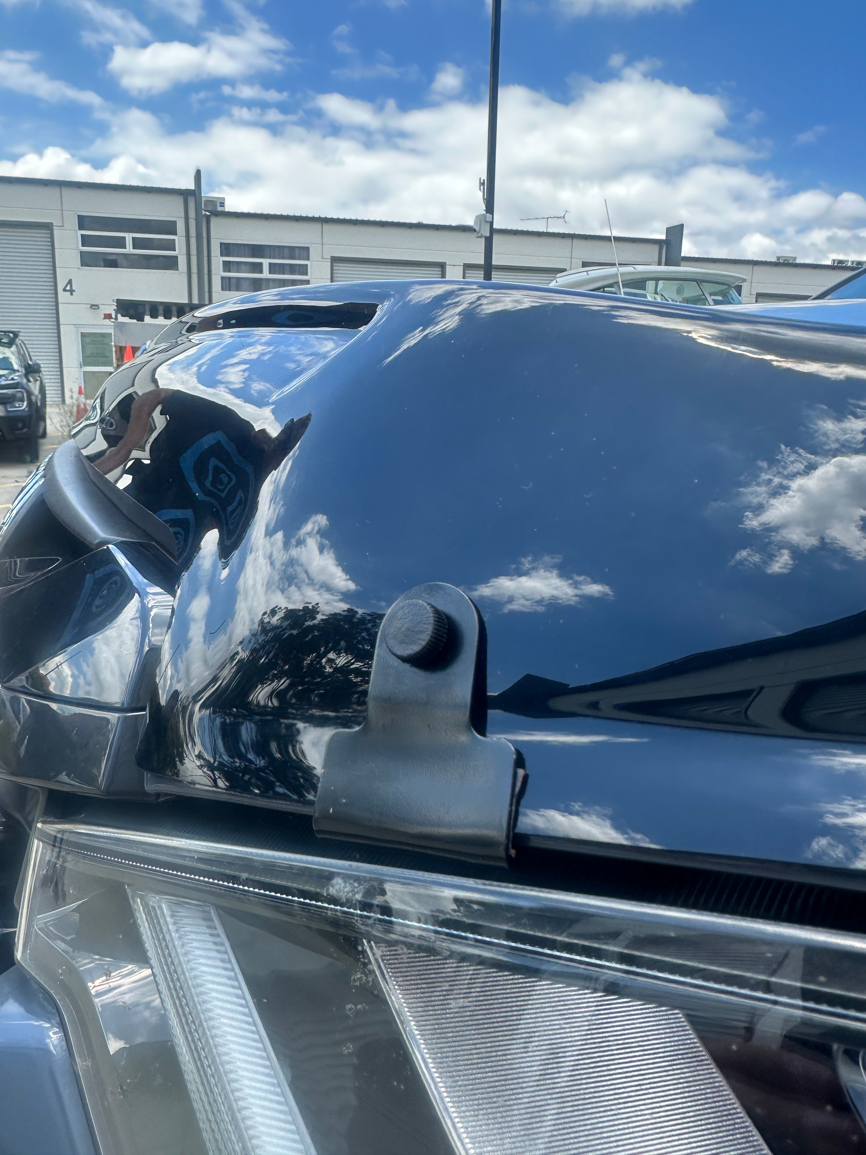 BONNET SHIELD / BONNET PROTECTOR FOR ISUZU D-MAX 2020+