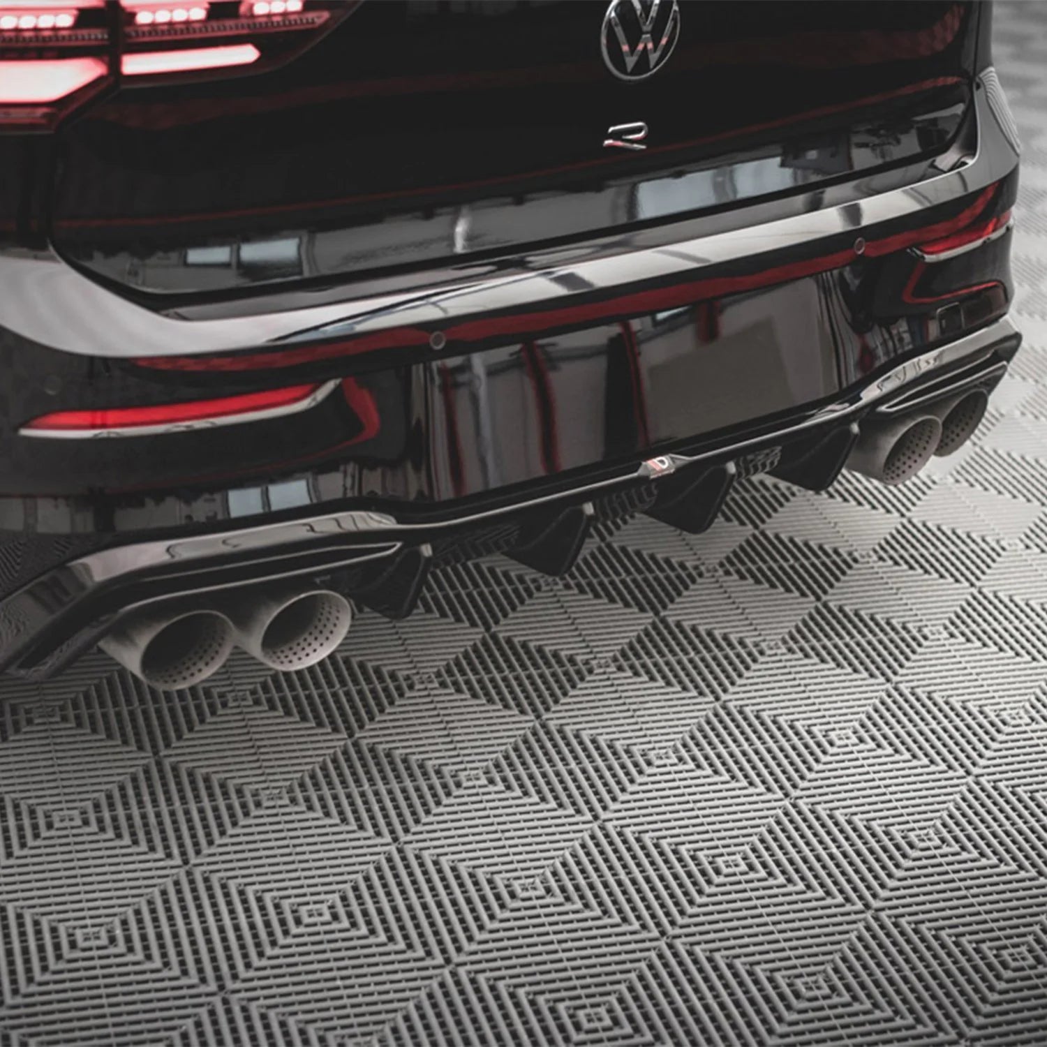 Maxton Design Racing Durability Rear Diffuser VW Golf MK8 R