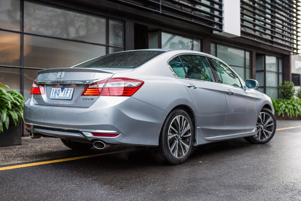 Weather Shield / Window Visor for HONDA ACCORD 2012 2017 (Chrome Tri dubhaus.