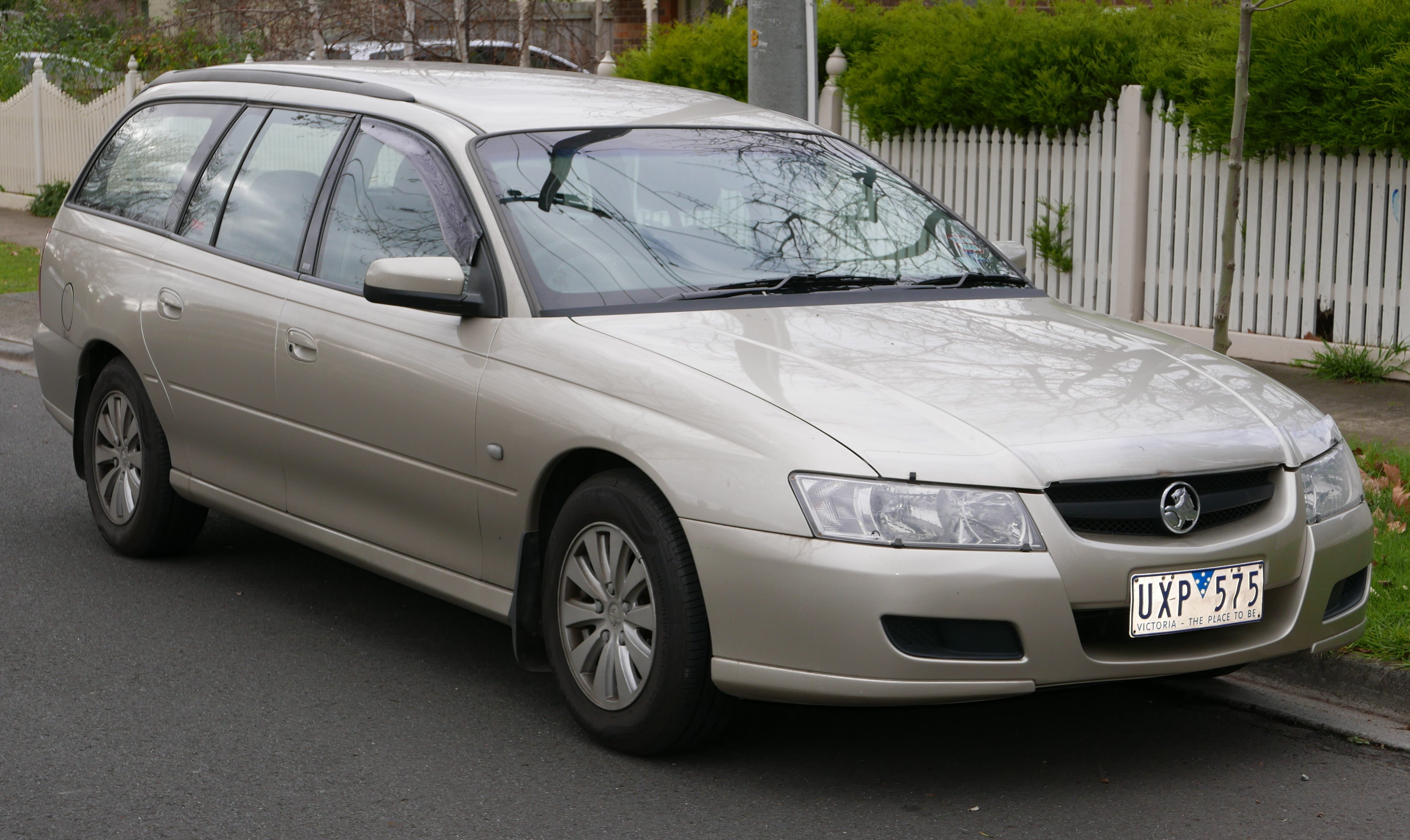 BONNET SHIELD / BONNET PROTECTOR FOR HOLDEN COMMODORE VY/VZ 2002 - 2004