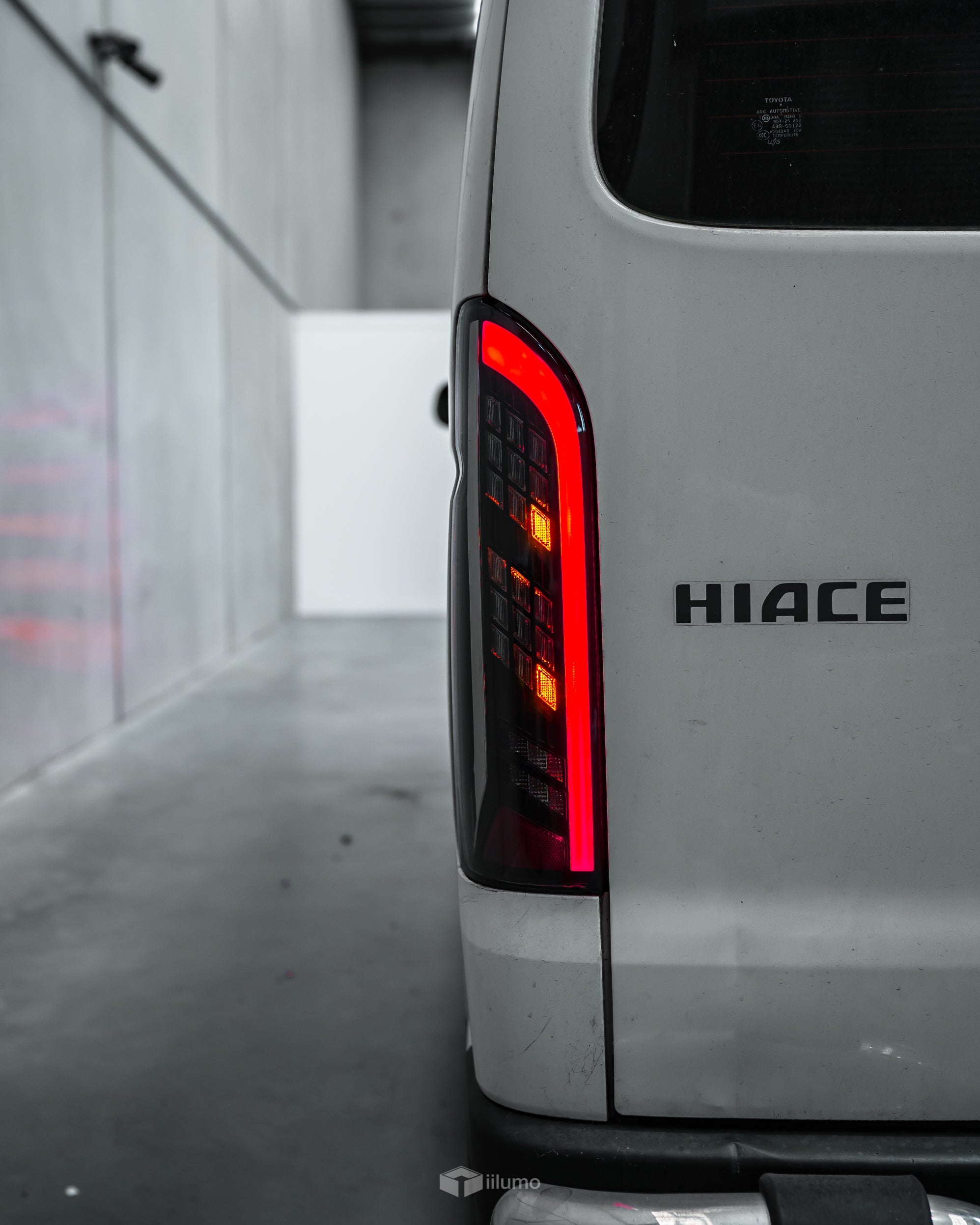TOYOTA HIACE LED SEQUENTIAL TAIL LIGHTS