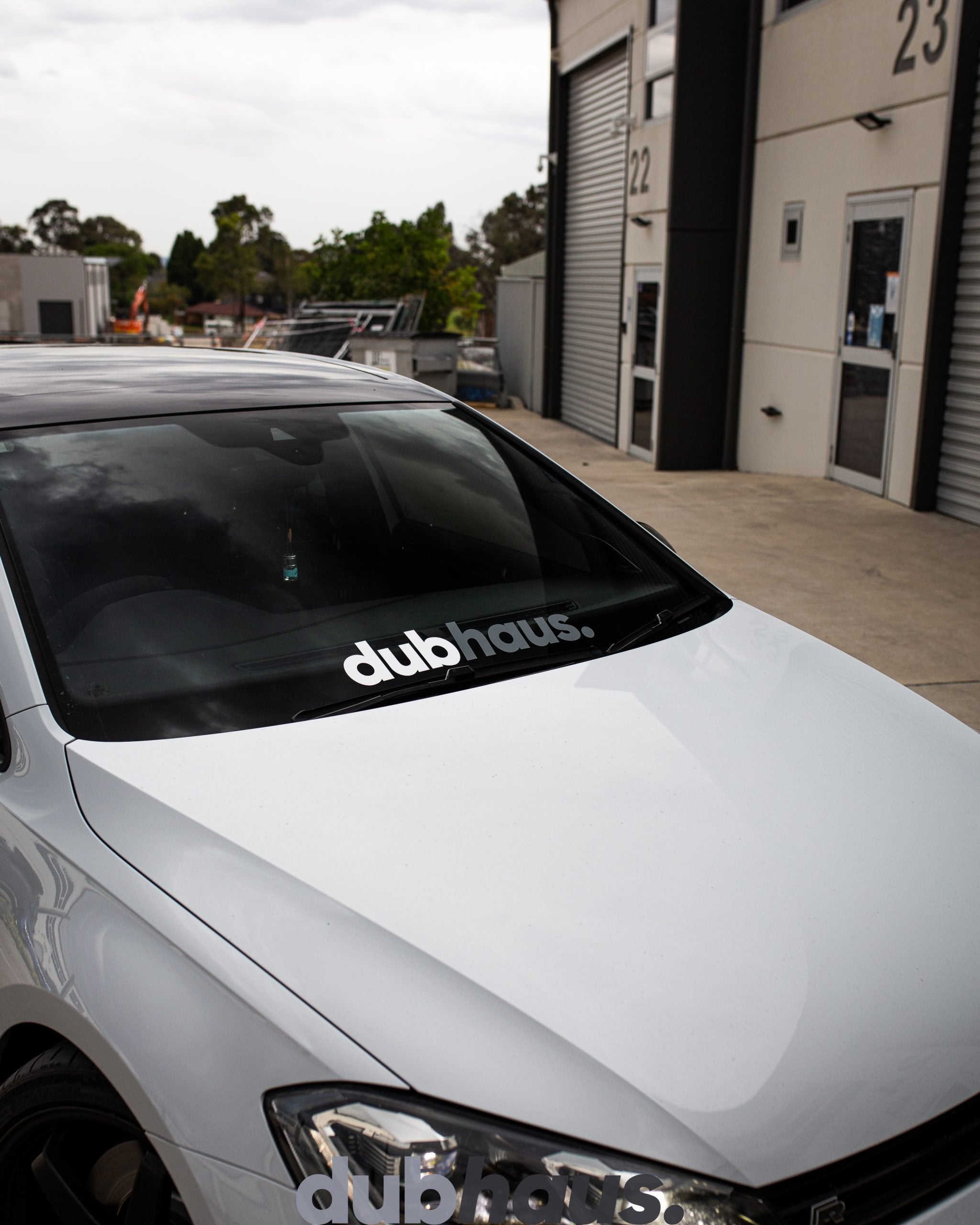 dubhaus. Windshield Banner