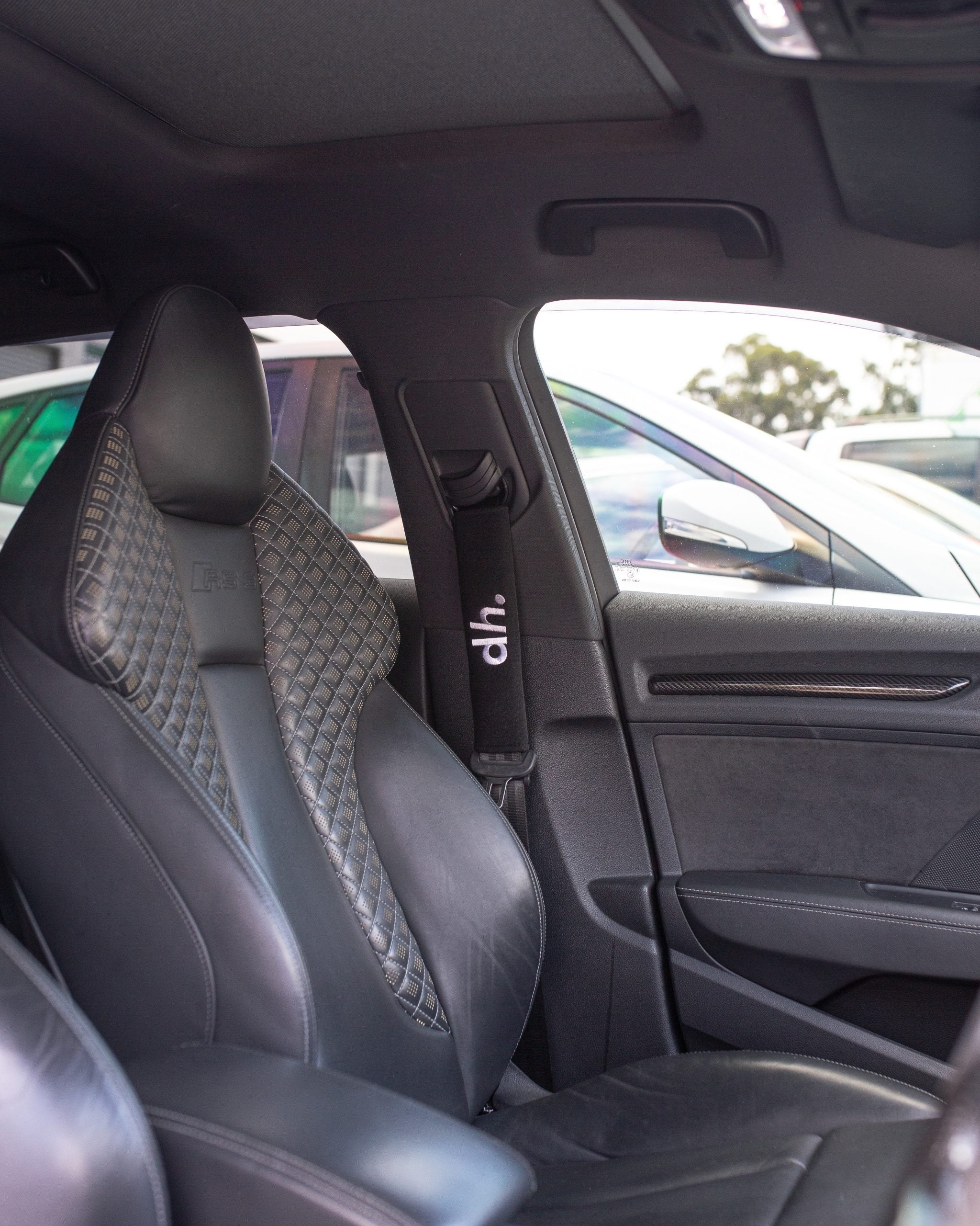 dubhaus. Seat Belt Cover (Pair)