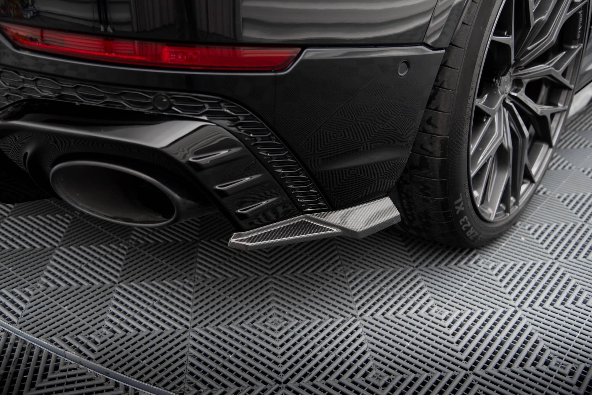 Maxton Carbon Fiber Rear Side Splitters Audi RSQ8