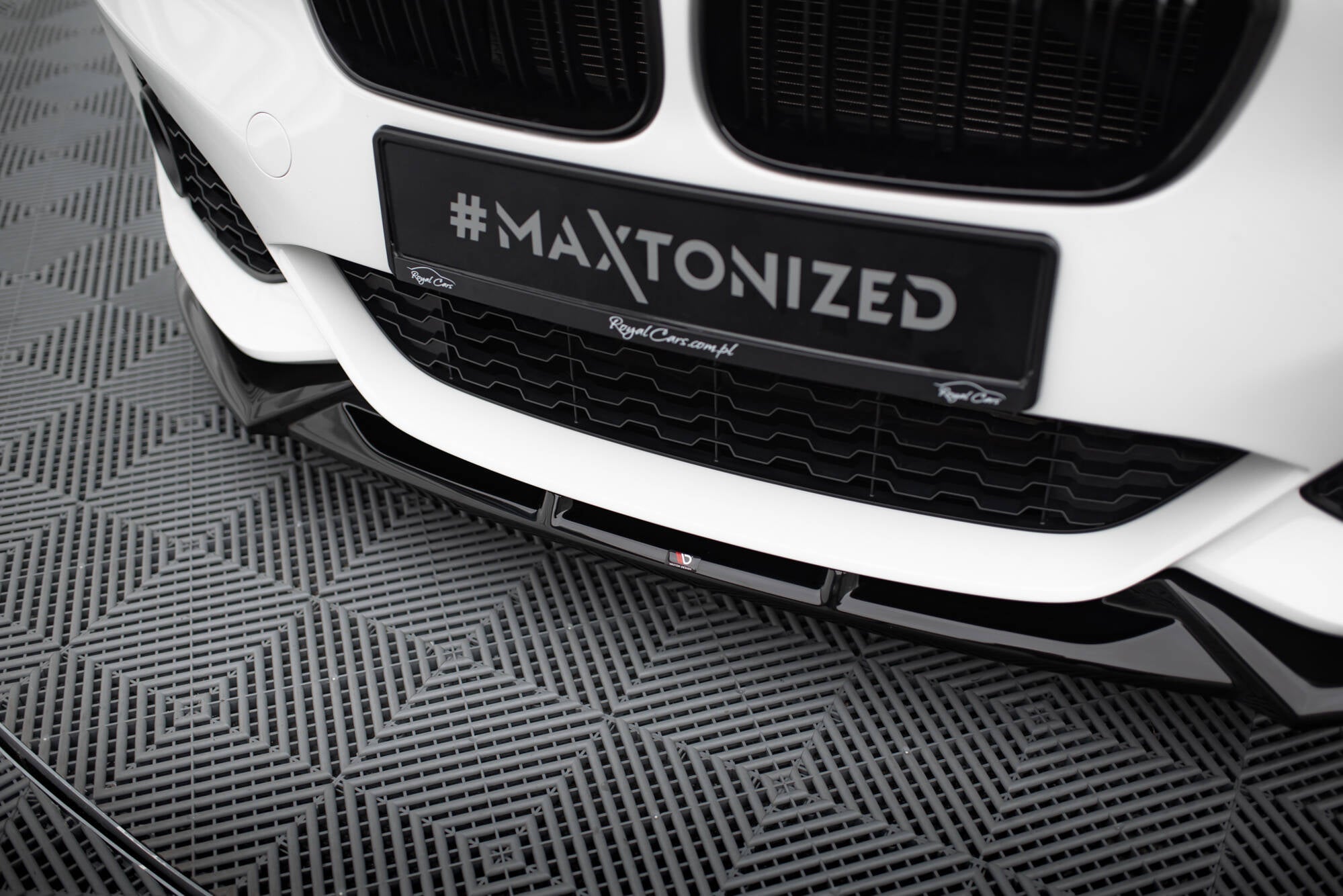 Maxton Design Front Splitter V.5 BMW 1 M-Pack / M140i F20 Facelift