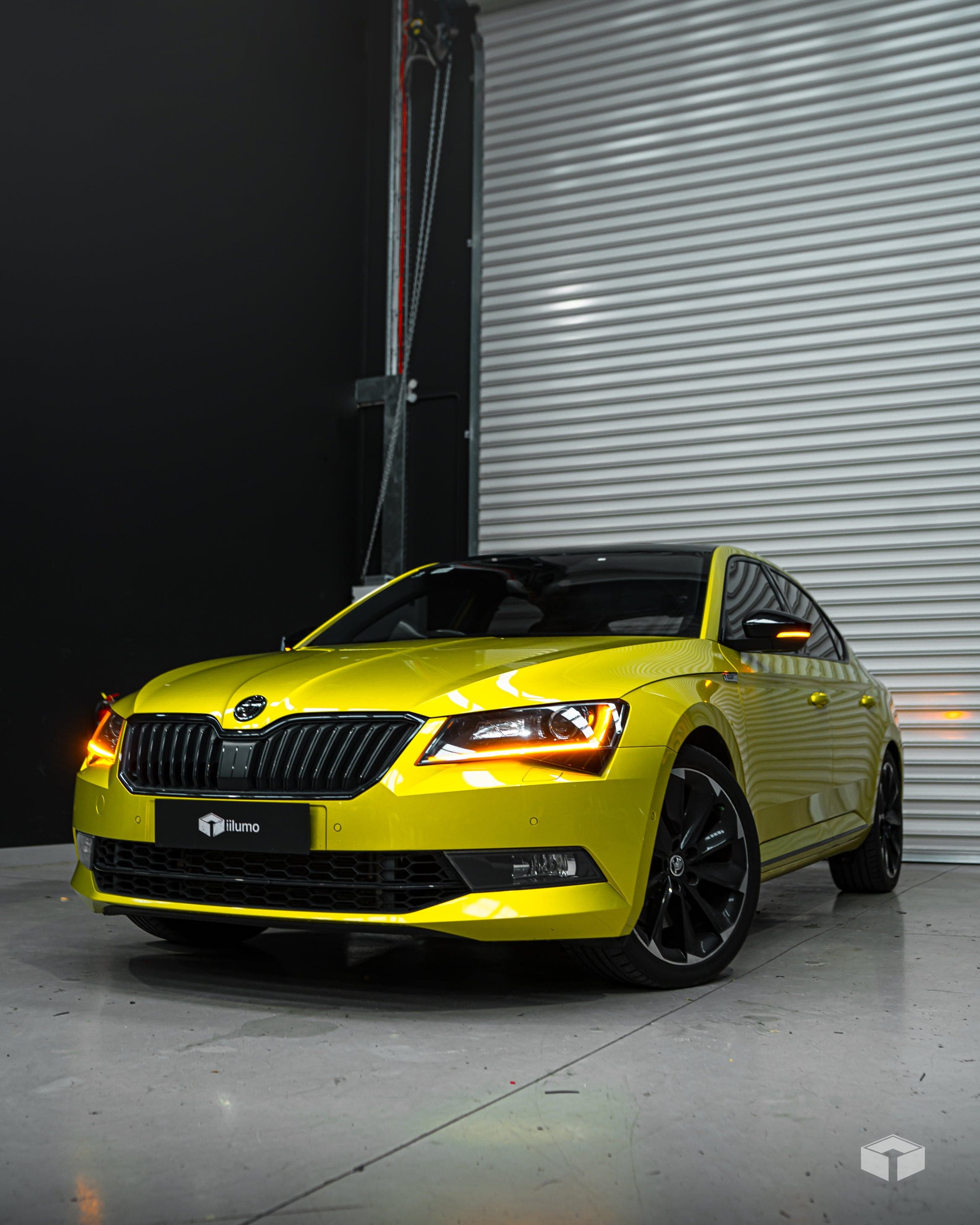 DYNAMIC MIRROR INDICATORS : SKODA SUPERB MKIII