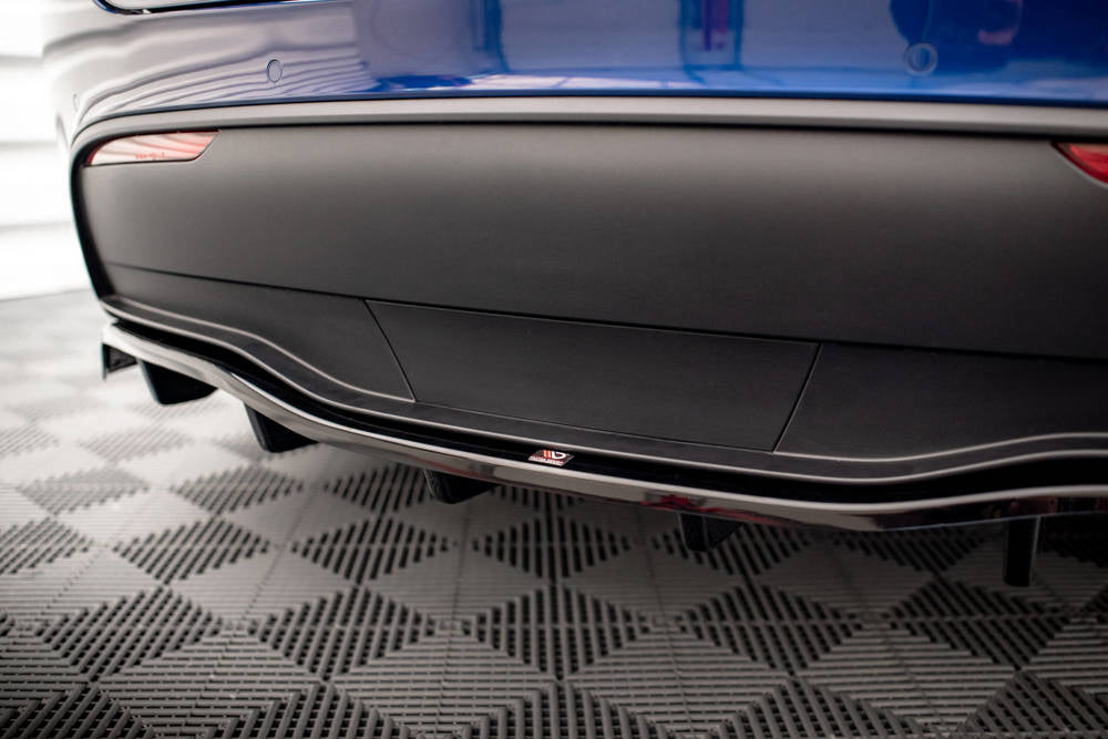 Maxton Design Central Rear Splitter Tesla Model Y