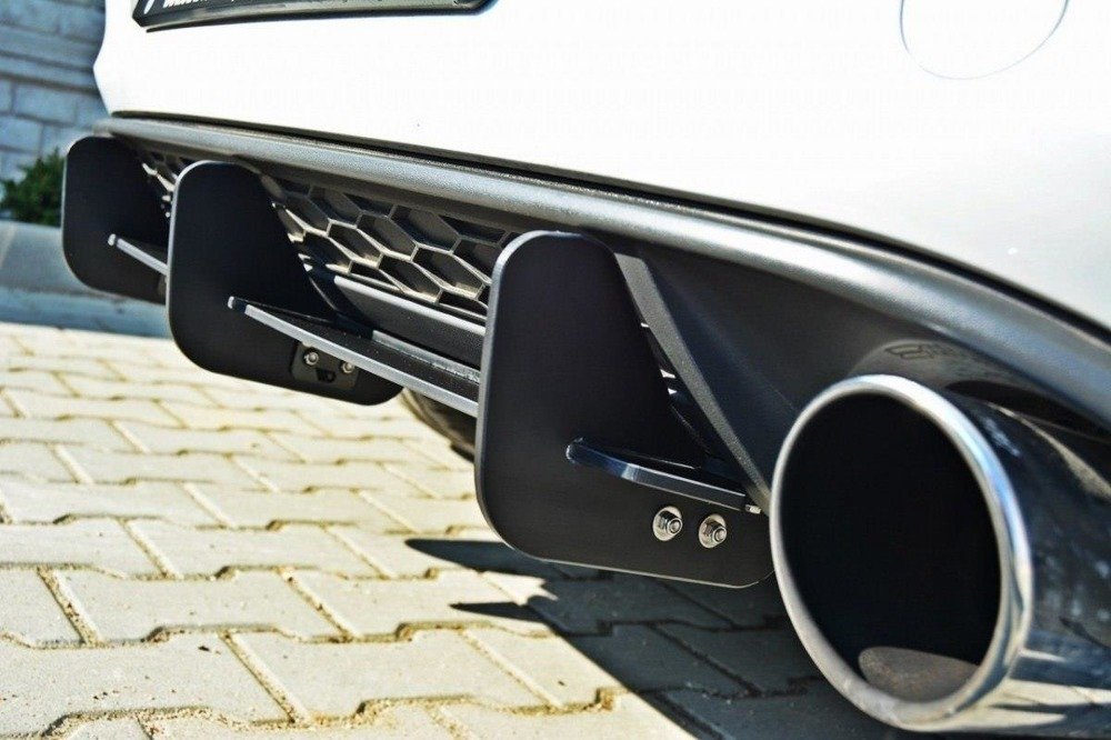 Maxton Design VW Golf MK7 GTI (Pre-Facelift) Rear Diffuser & Rear Side Splitters