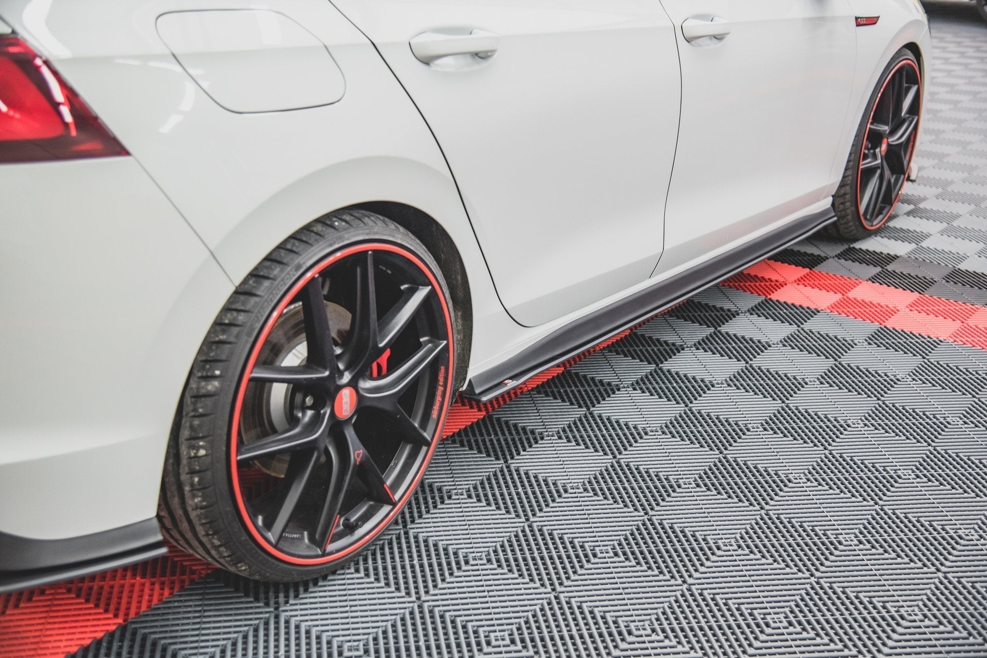 Maxton Design Street Pro Side Skirts Diffusers Volkswagen Golf GTI / GTE / GTI Clubsport / R-Line Mk8
