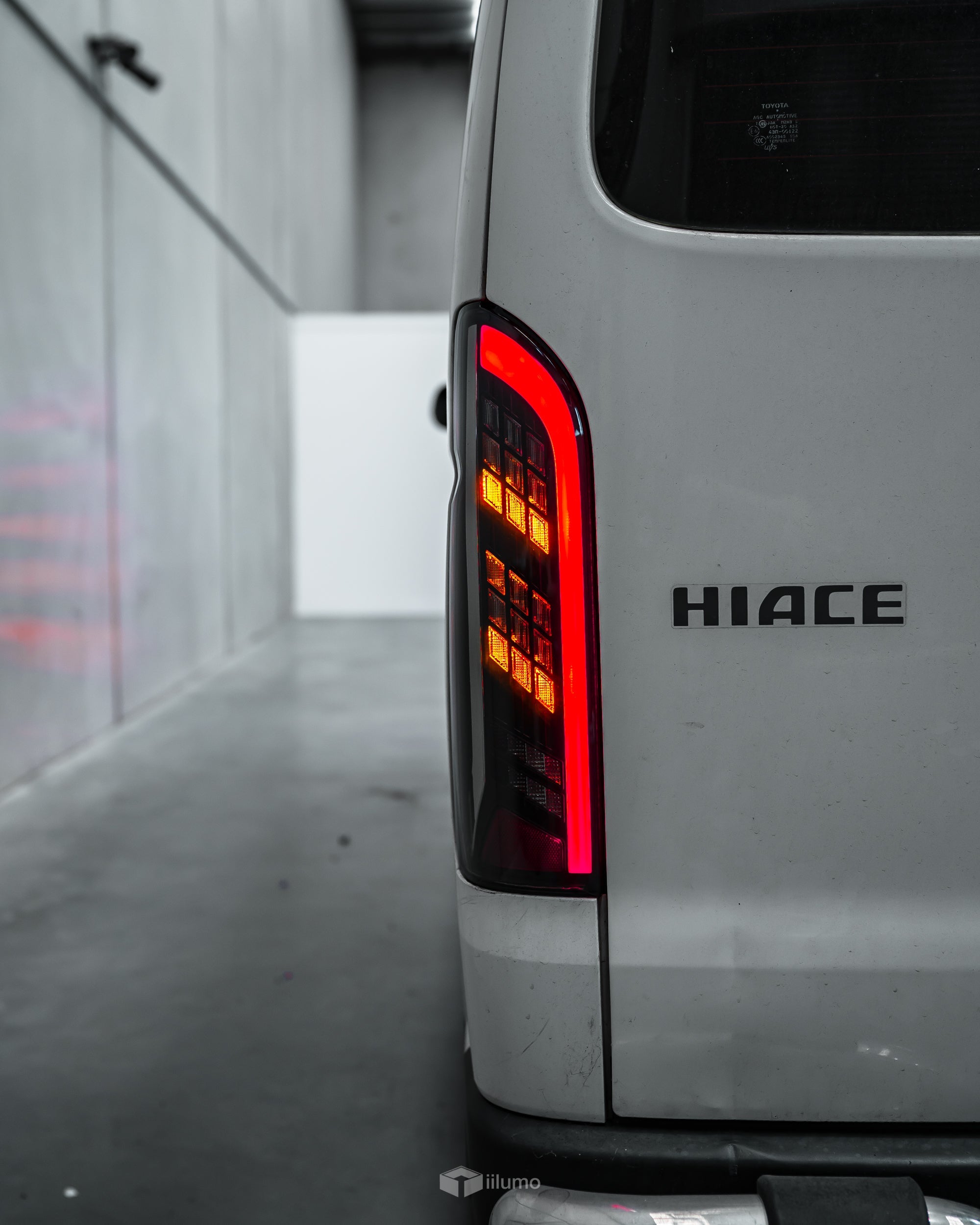 TOYOTA HIACE LED SEQUENTIAL TAIL LIGHTS