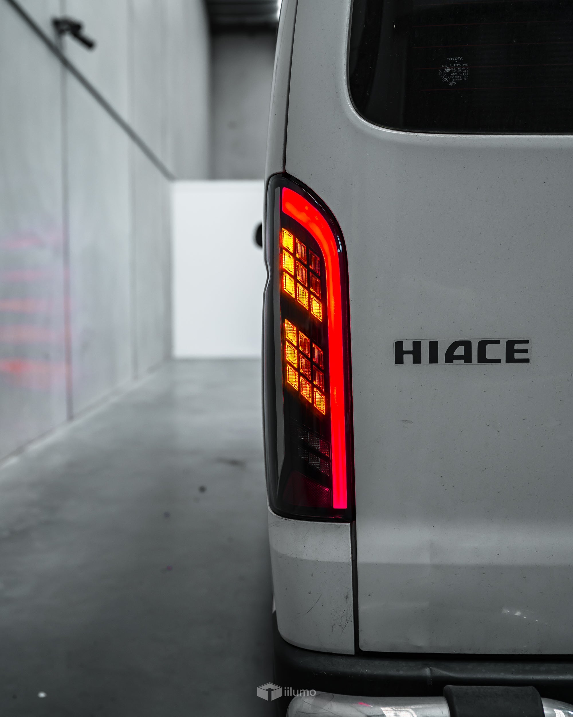 TOYOTA HIACE LED SEQUENTIAL TAIL LIGHTS